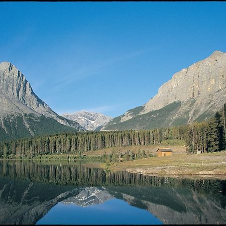 Canmore Crossing Hotel Exterior foto